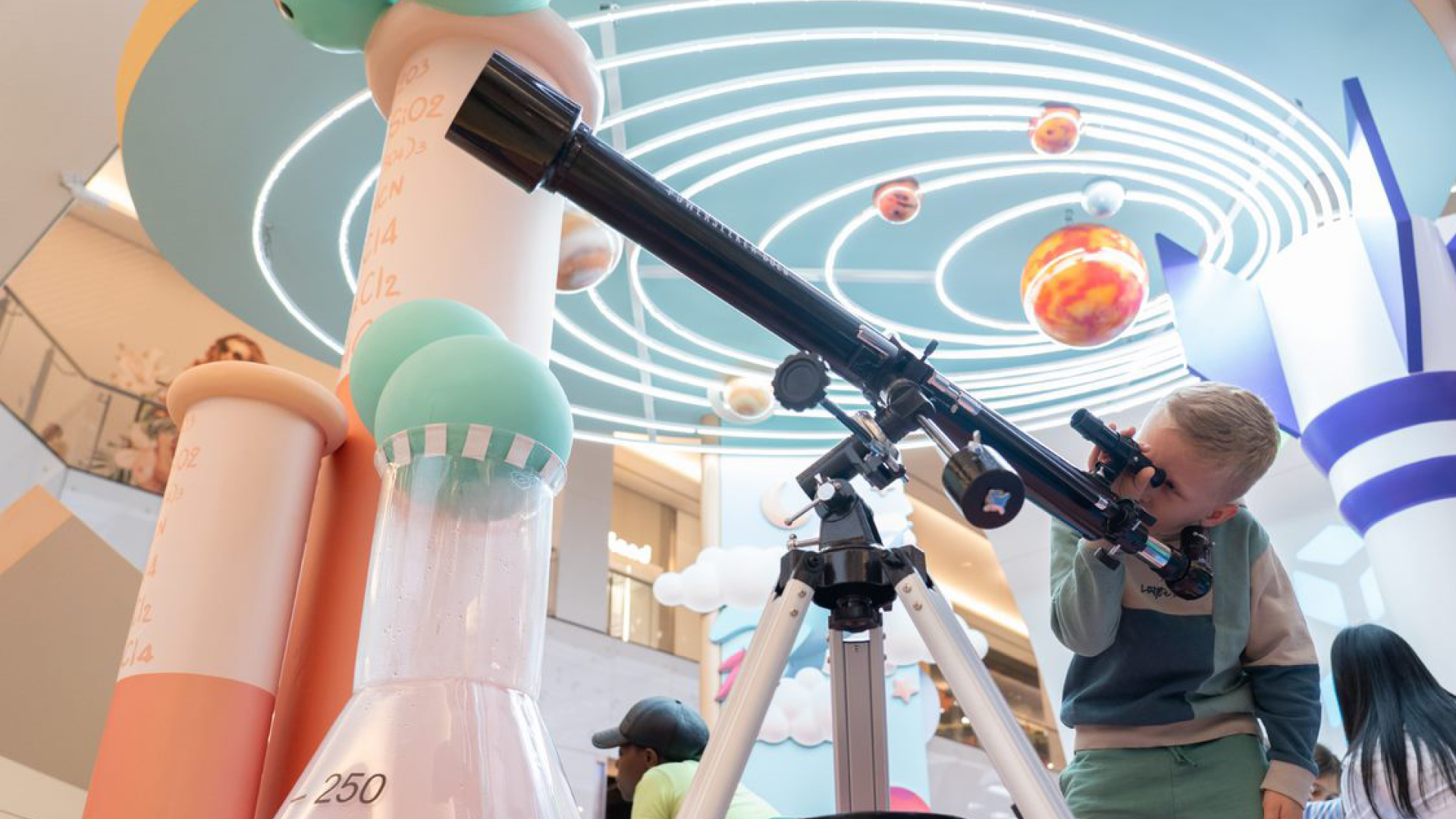 Fun before back to school, with space and science at Nakheel’s malls (2)